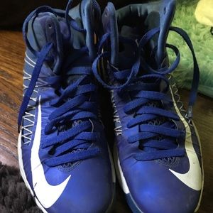 Blue hyperdunk basketball sneakers